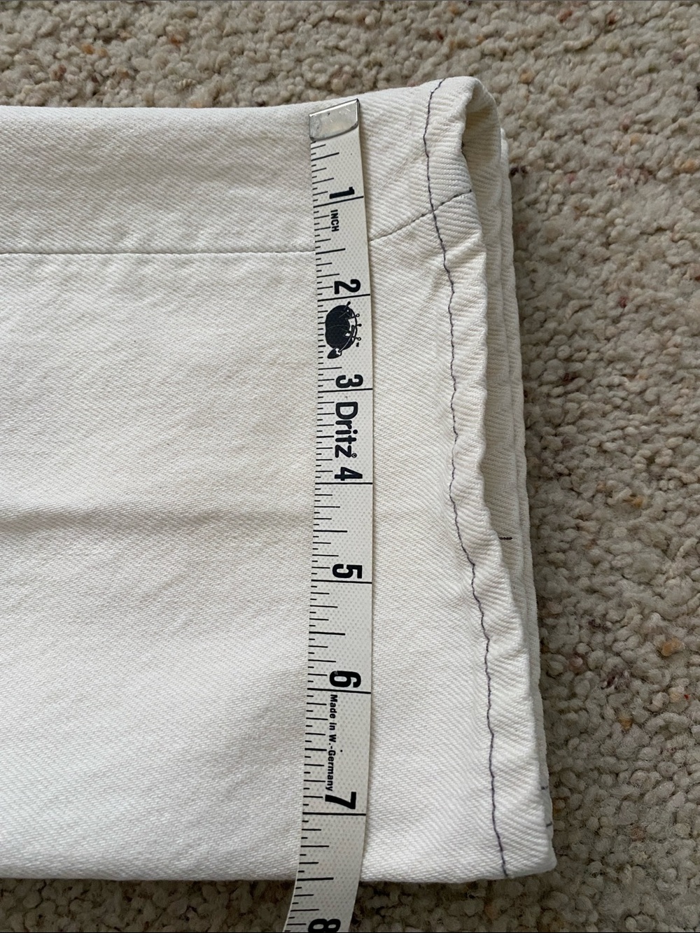1989 Levi’s 501’s. Cream w/Gray Stitching. 30x30.*
*See actual meas. below. - Picture 9 of 13